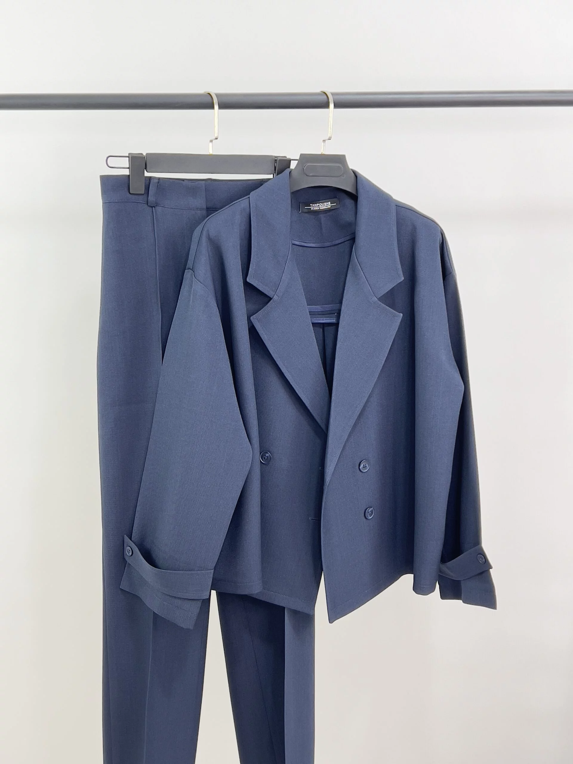 کت و شلوار سورمه‌ای AVA - Image 7